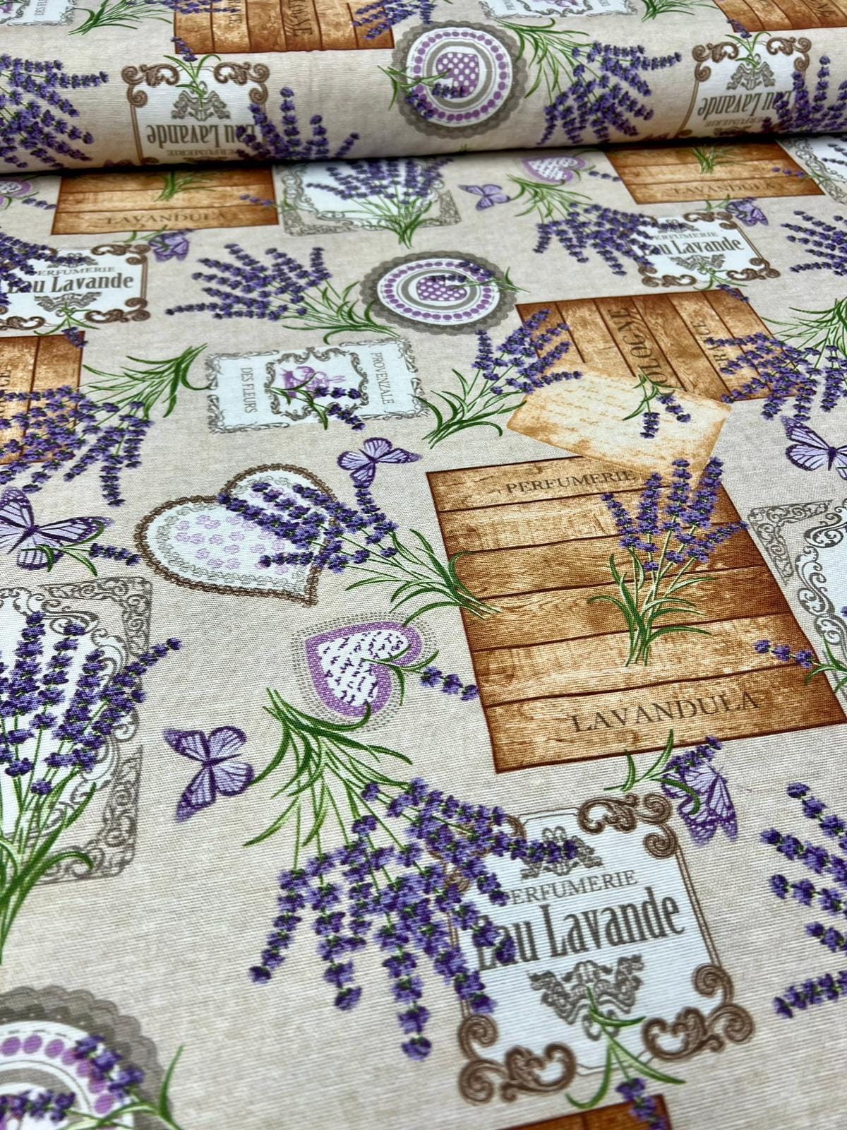 Material pentru fața de masă lavandă, fluturi