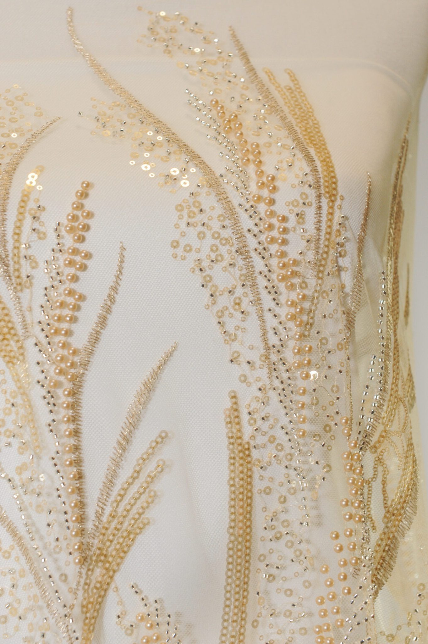 Broderie Crem Închis cu Perle, mărgele, Paiete