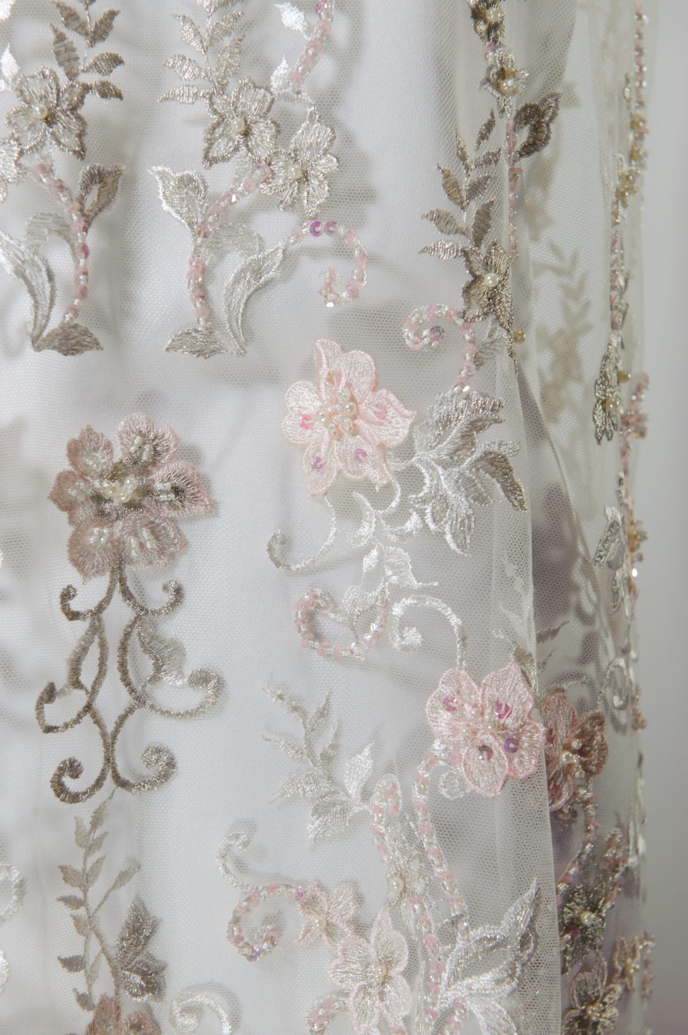 Broderie Gri cu mărgele și Paiete Roz, Crem - imagine 4