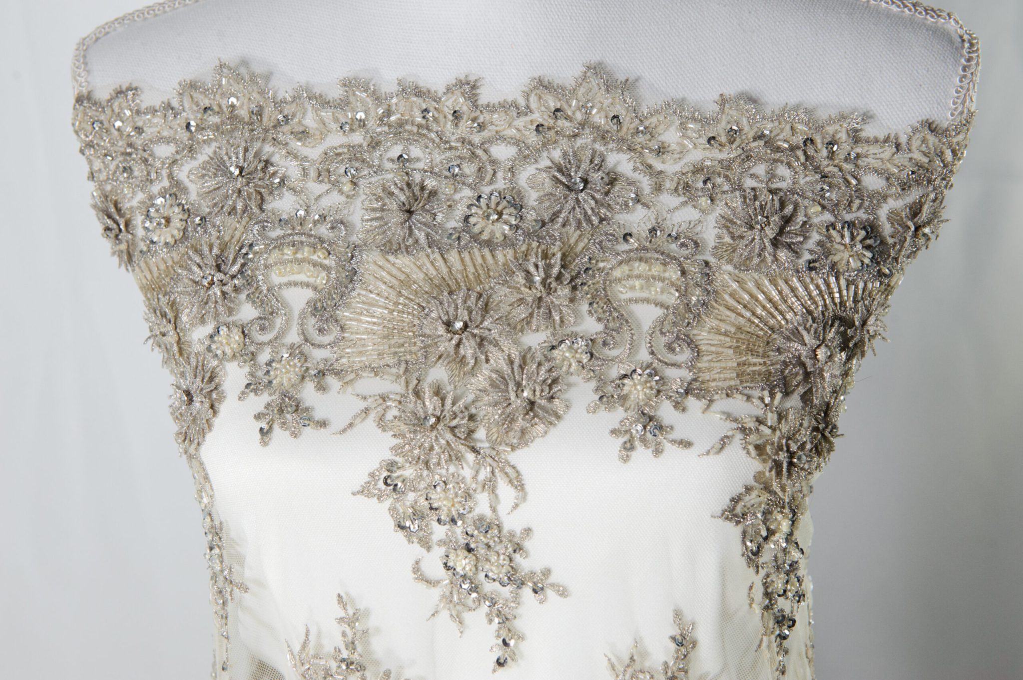 Broderie cu Perle, mărgele și Paiete flori 3D - imagine 3