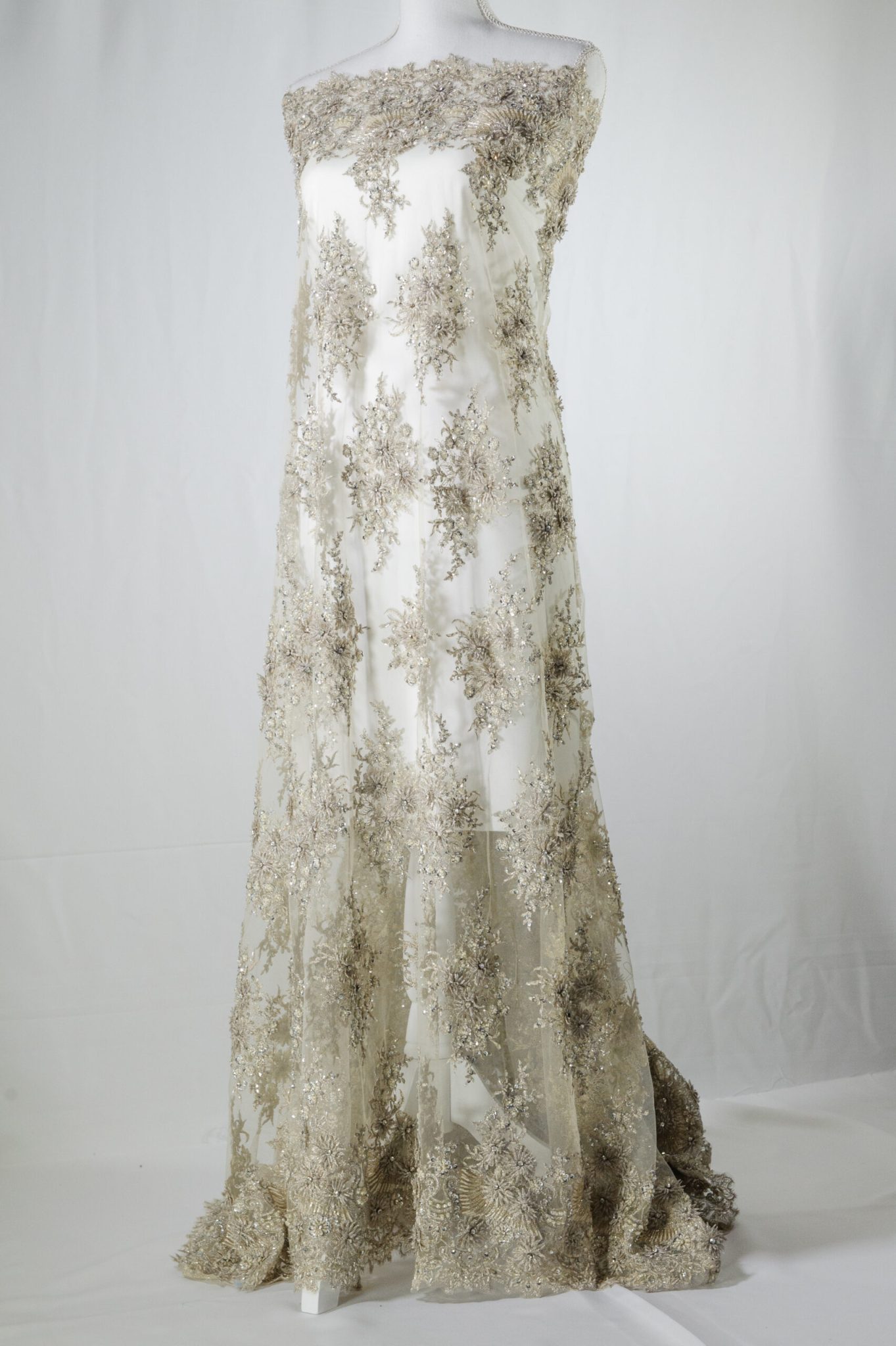 Broderie cu Perle, mărgele și Paiete flori 3D - imagine 4