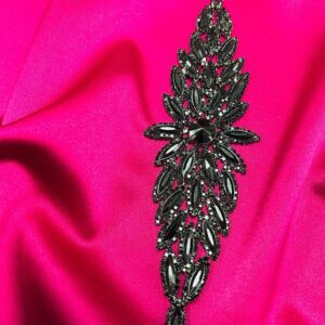 Aplicație cu cristale Negre