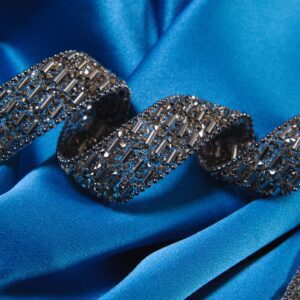 Bandă decorativă cu mărgele, termoadezivă