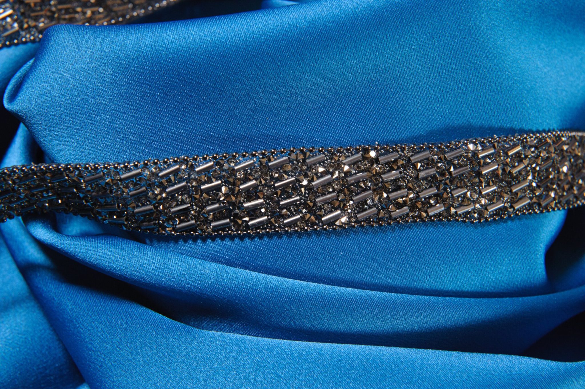 Bandă decorativă cu mărgele, termoadezivă - imagine 2