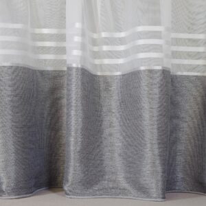 Perdea Albă, pe tulle cu baza gri și dungi albe