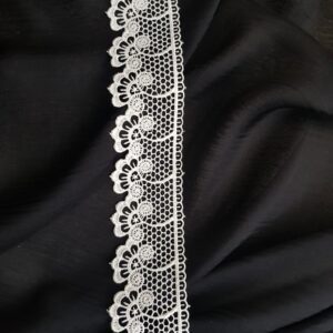 Bandă decorativă din dantelă, ivory, sintetică de 4 cm