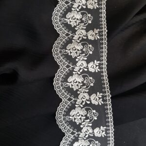 Bandă decorativă din dantelă, ivory, sintetică de 8 cm