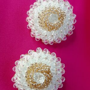 Nasturi mari, tip bijuterie alb cu auriu, 4.5 cm