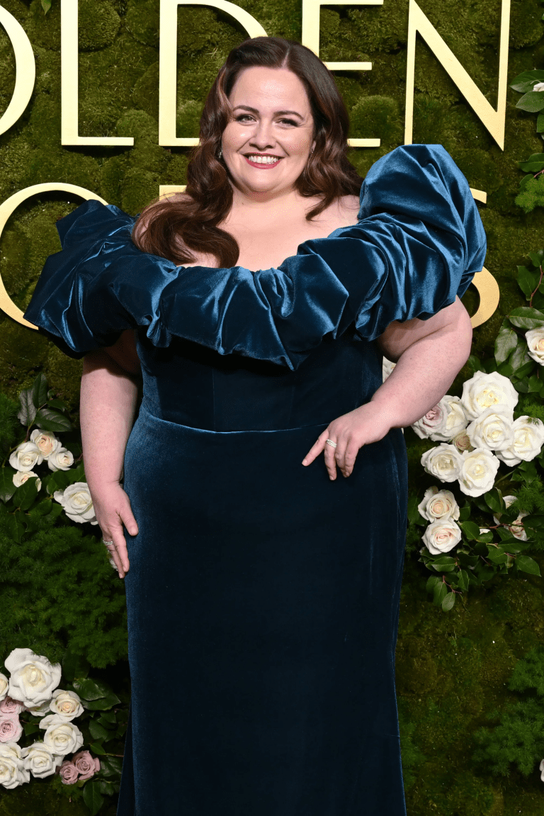 Jessica Gunning pe Covorul Roșu pentru ediția anuală nr. 82 Golden Globes 2025