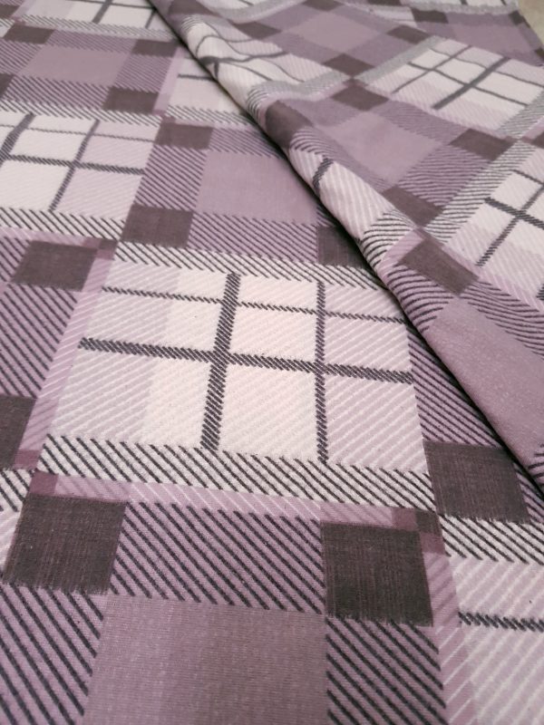 Material din bumbac finet pentru lenjerii de pat in carouri