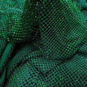 Plasă elastică verde cu pietricele