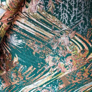 Brocard verde cu inserții aurii