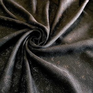 Brocard negru cu fir argintiu